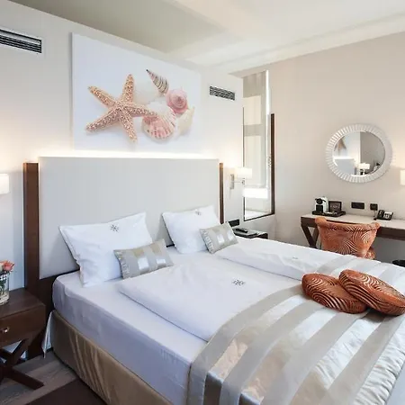 Boutique Adria מלון 4*
