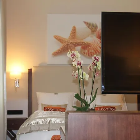 Отель Boutique Adria 4*