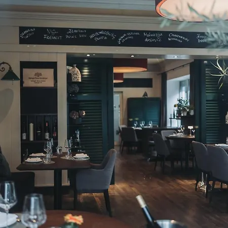 Boutique Adria Отель Вельс